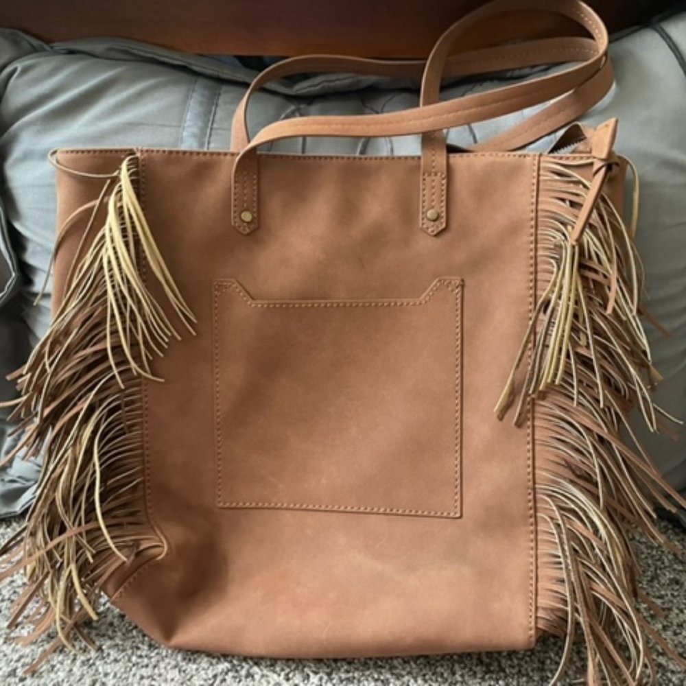 Fringe bucket bag